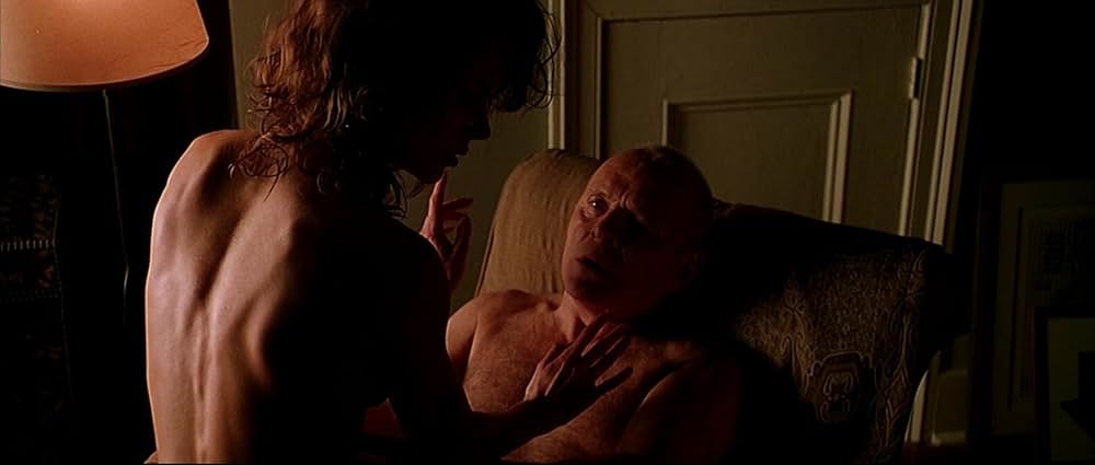 白いカラスの画像