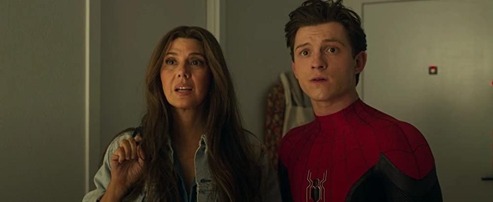 「スパイダーマン：ノー・ウェイ・ホーム」マリサ・トメイ & トム・ホランドの画像