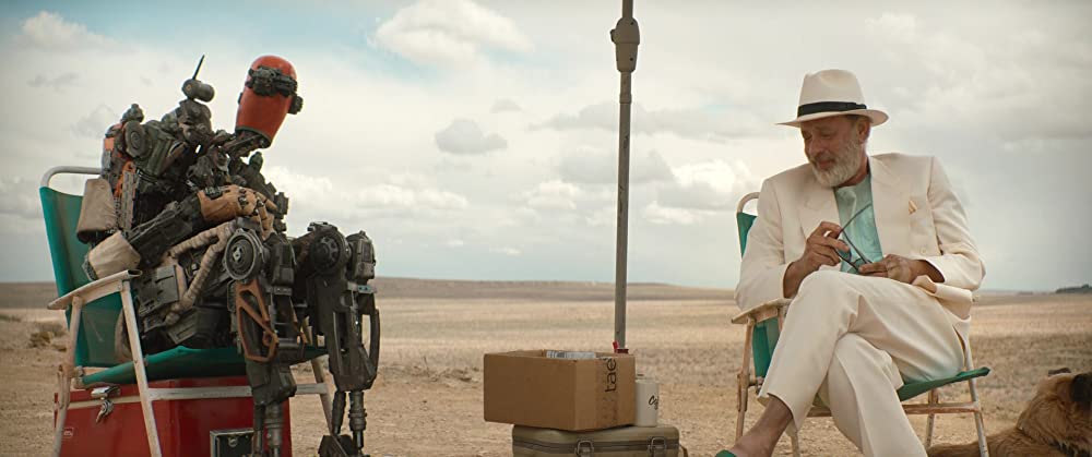 「フィンチ」トム・ハンクス & ケイレブ・ランドリー・ジョーンズの画像