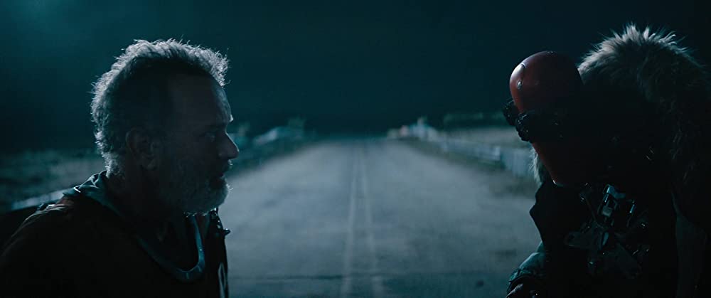 「フィンチ」トム・ハンクス & ケイレブ・ランドリー・ジョーンズの画像