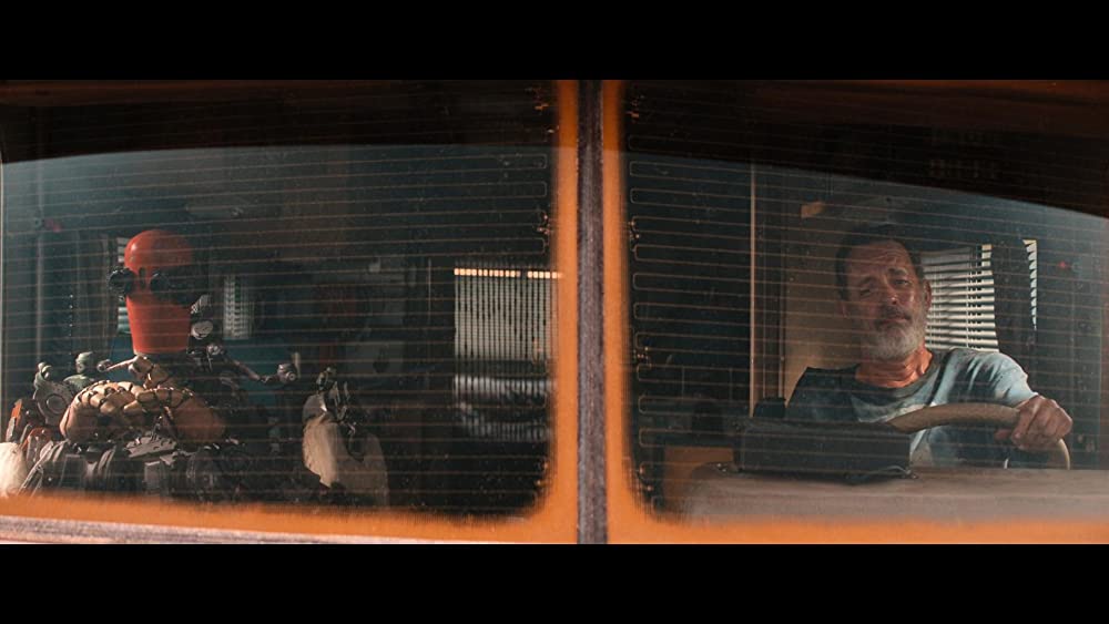 「フィンチ」トム・ハンクス & ケイレブ・ランドリー・ジョーンズの画像