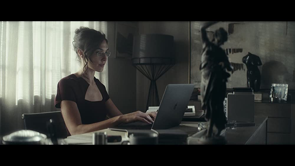 レッド・ノーティスの画像