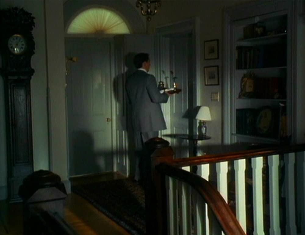 不機嫌な赤いバラの画像