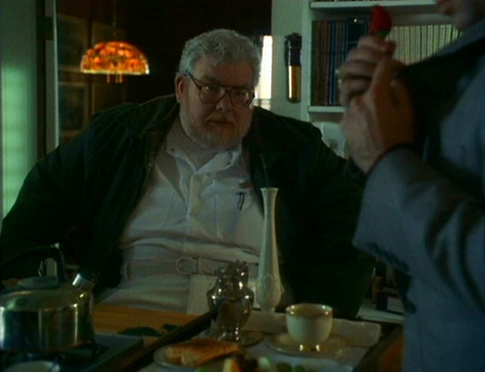 不機嫌な赤いバラの画像