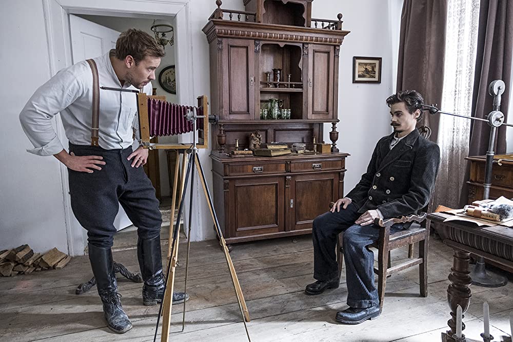 ポスト・モーテム 遺体写真家トーマスの画像