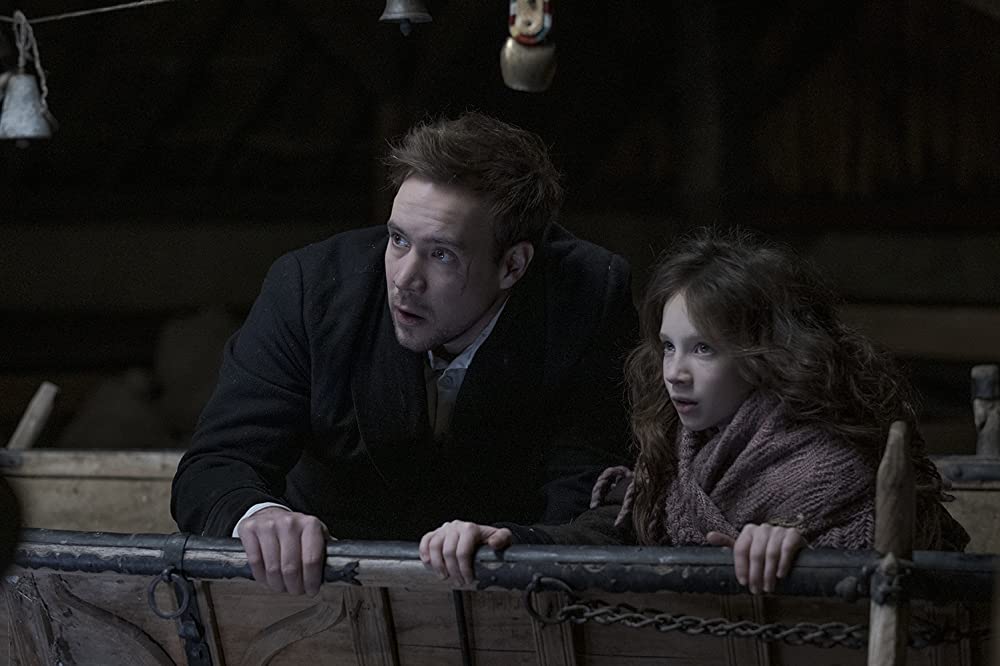 ポスト・モーテム 遺体写真家トーマスの画像