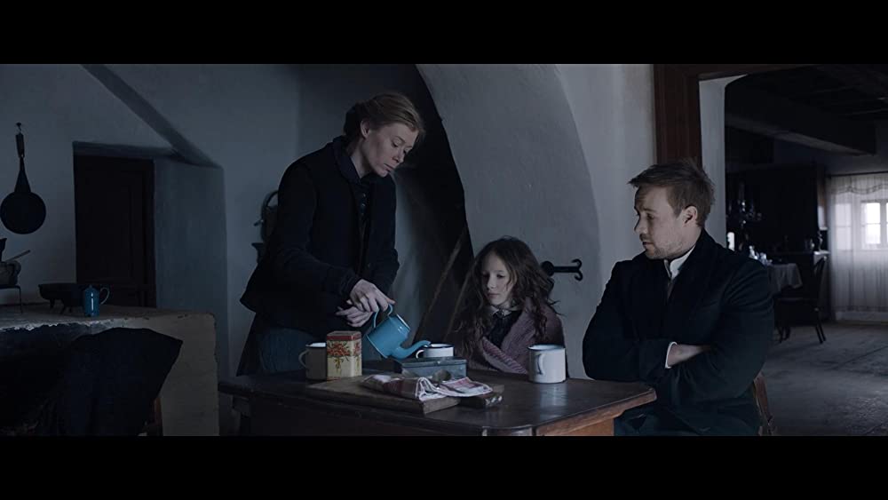 ポスト・モーテム 遺体写真家トーマスの画像