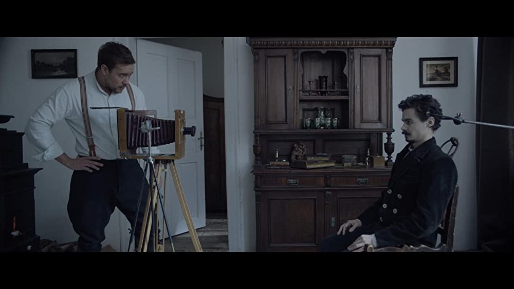 ポスト・モーテム 遺体写真家トーマスの画像