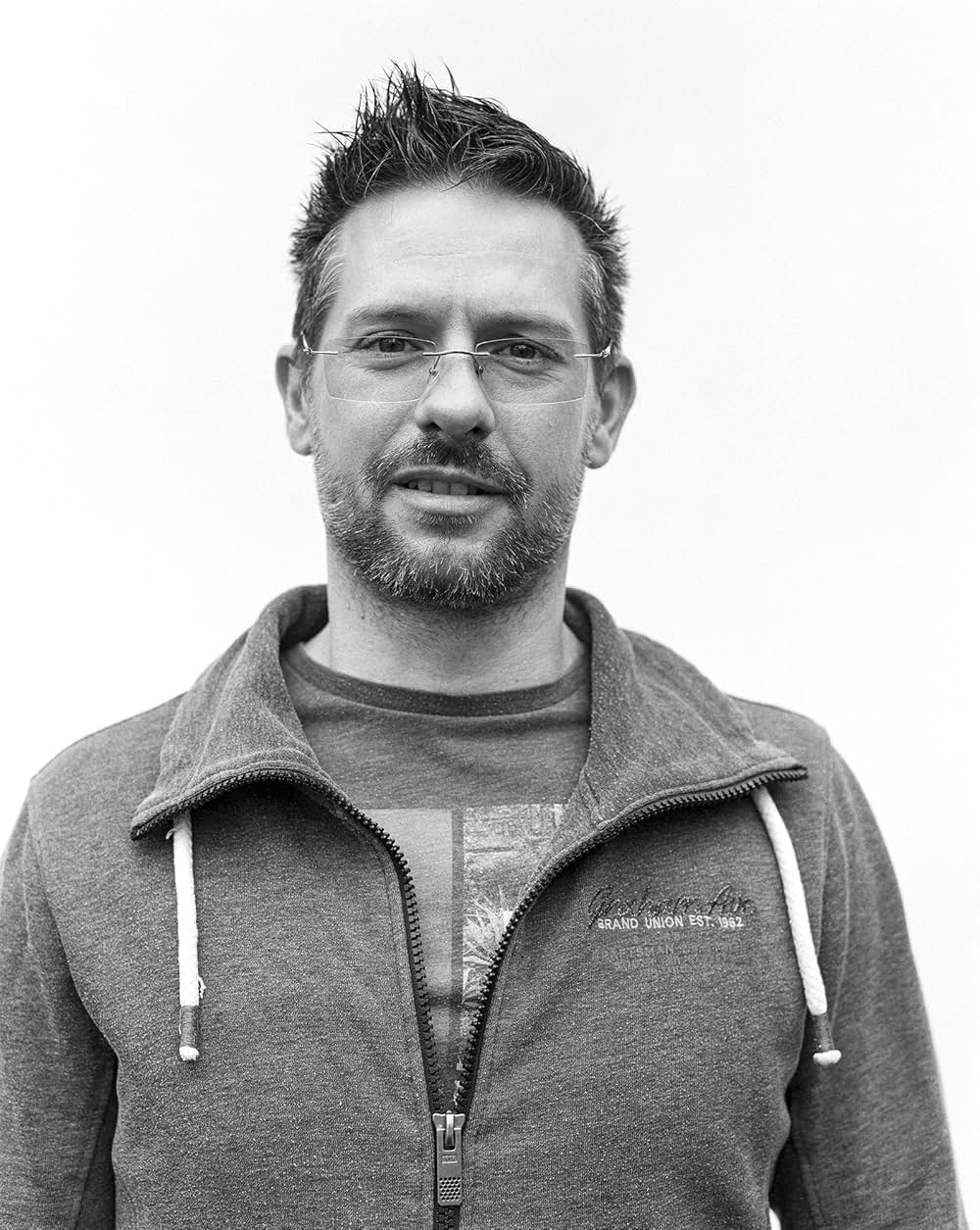 ポスト・モーテム 遺体写真家トーマスの画像