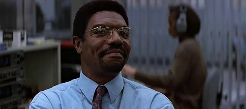 「今そこにある危機」ボンディ・カーティス＝ホールの画像