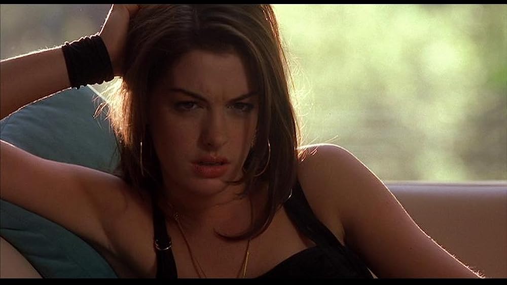 「アンハサウェイ／裸の天使」アン・ハサウェイの画像