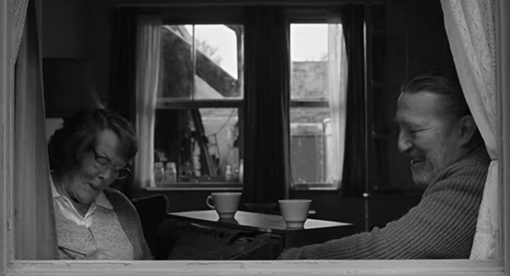 「ベルファスト」ジュディ・デンチ & キアラン・ハインズの画像