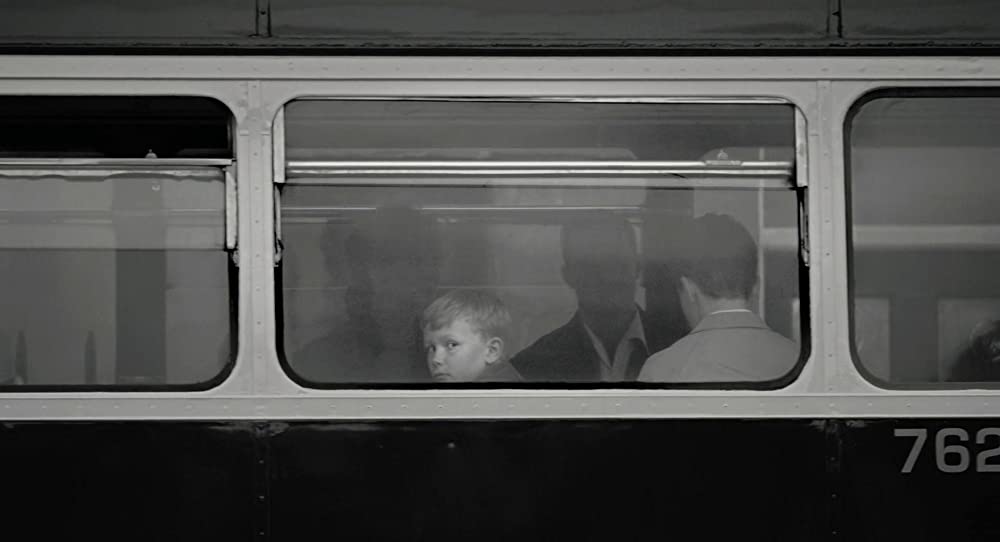 「ベルファスト」ジュード・ヒル & Lewis McAskie & カトリーナ・バルフ & ジェイミー・ドーナンの画像