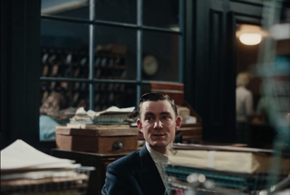 「生きる LIVING」Alex Sharpの画像