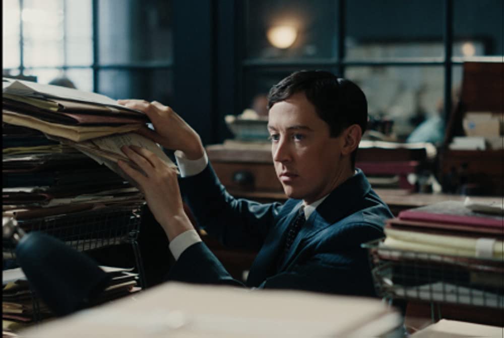 「生きる LIVING」Alex Sharpの画像