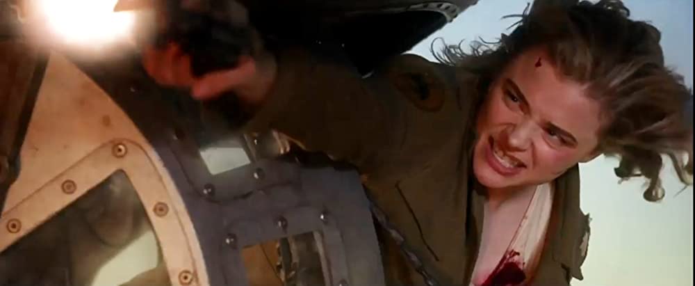 「シャドウ・イン・クラウド」クロエ・グレース・モレッツの画像