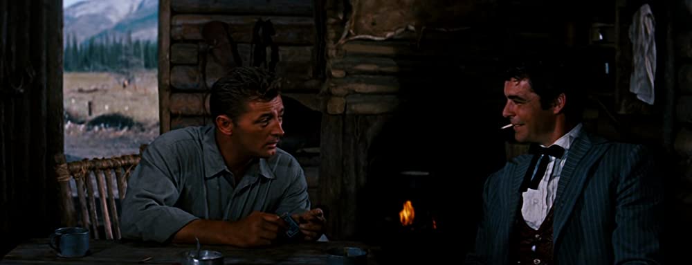 「帰らざる河」ロバート・ミッチャム & ロリー・カルホーンの画像