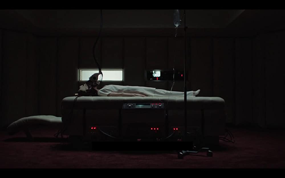 「ポゼッサー」アンドレア・ライズボローの画像