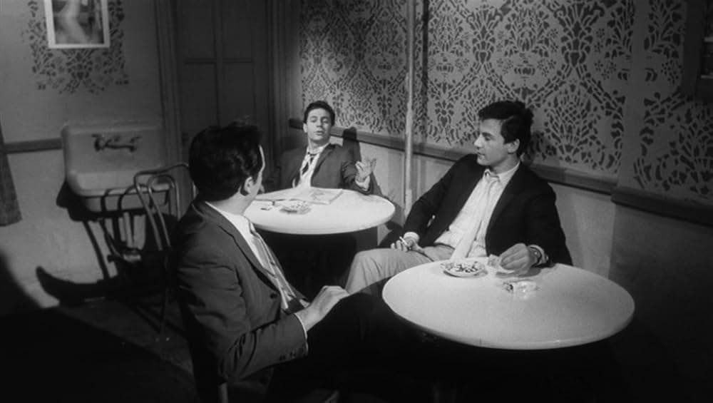 ドアをノックするのは誰?の画像