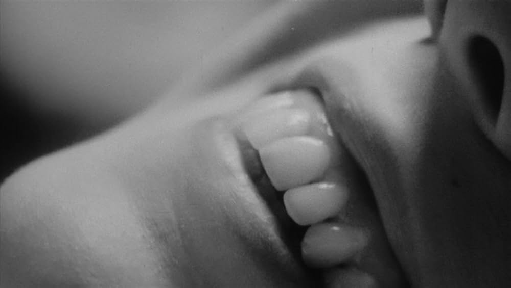 ドアをノックするのは誰?の画像