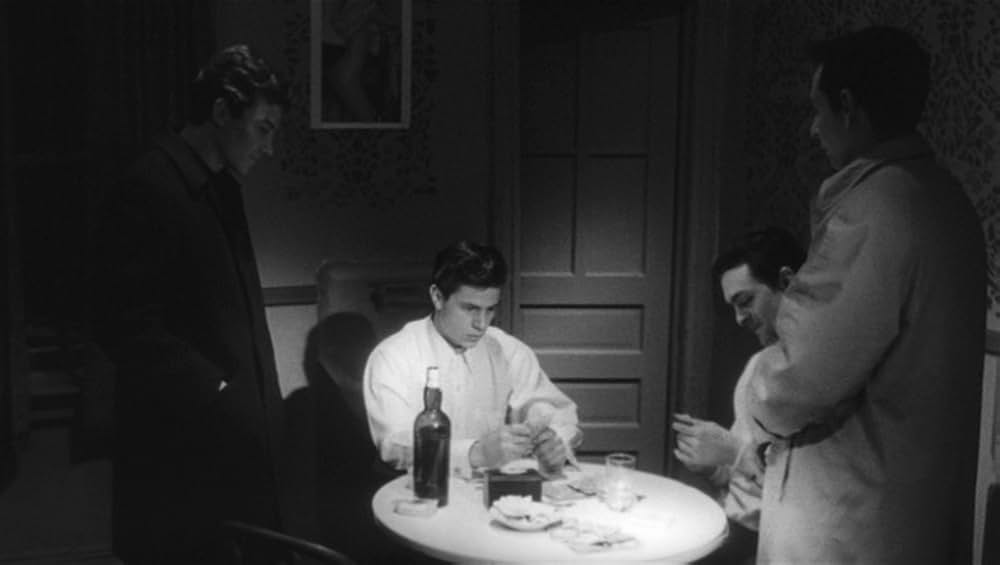 ドアをノックするのは誰?の画像