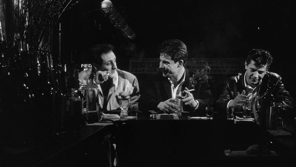 ドアをノックするのは誰?の画像