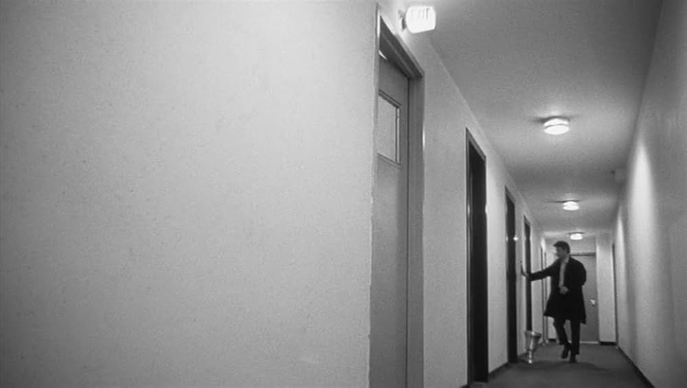 ドアをノックするのは誰?の画像