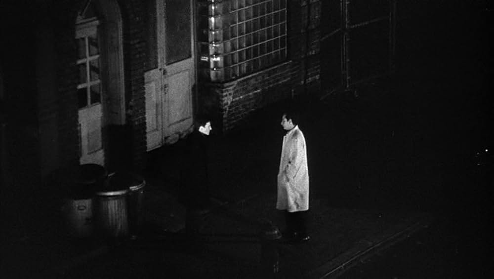 ドアをノックするのは誰?の画像