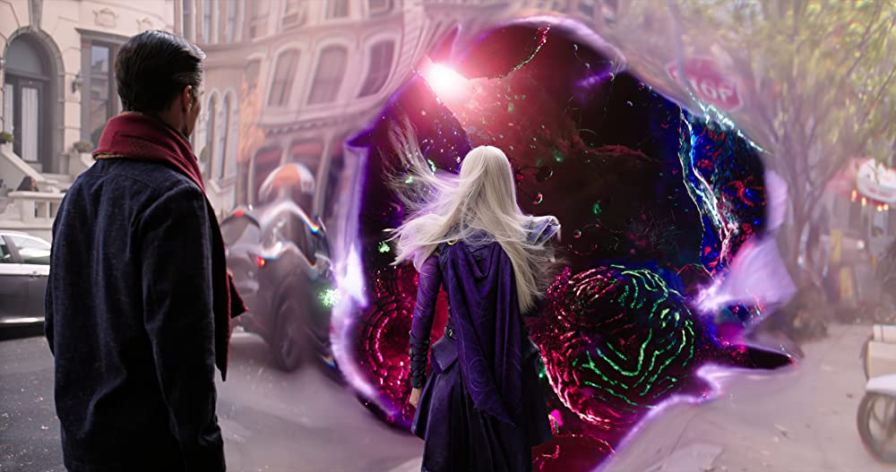 「ドクター・ストレンジ／マルチバース・オブ・マッドネス」シャーリーズ・セロン & ベネディクト・カンバーバッチの画像