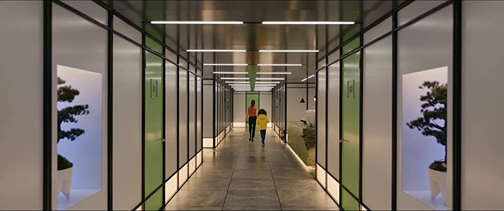 「ガンパウダー・ミルクシェイク」カレン・ギラン & クロエ・コールマンの画像