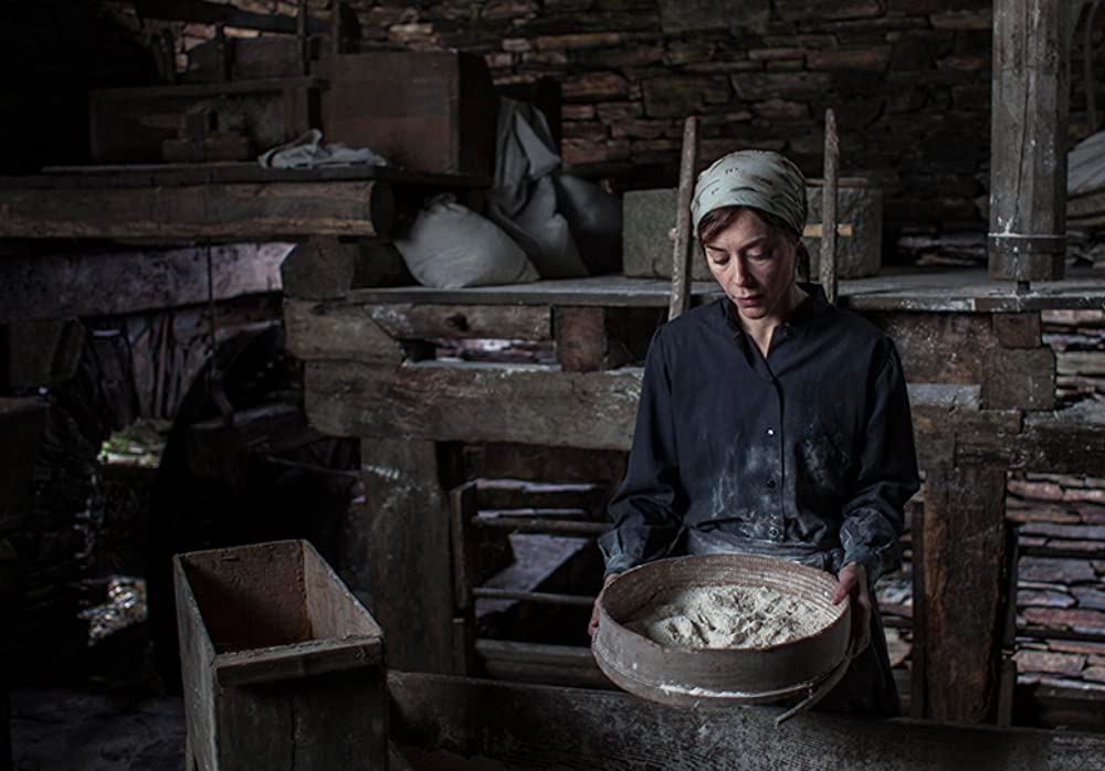 オオカミの皮をまとう男の画像