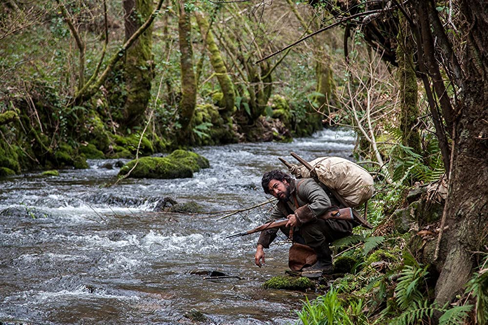 オオカミの皮をまとう男の画像