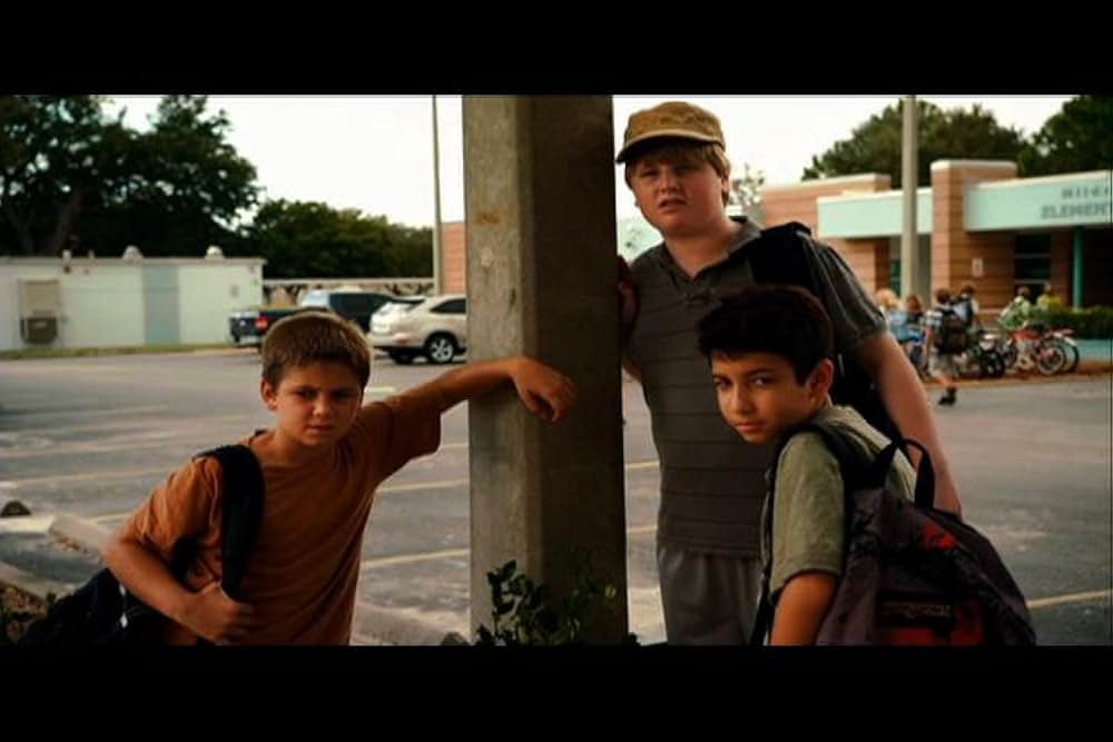 イルカと少年の画像