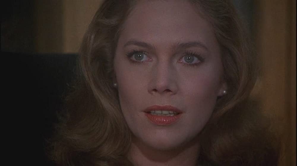 白いドレスの女の画像