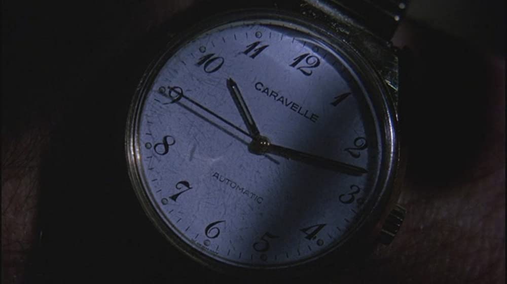 白いドレスの女の画像