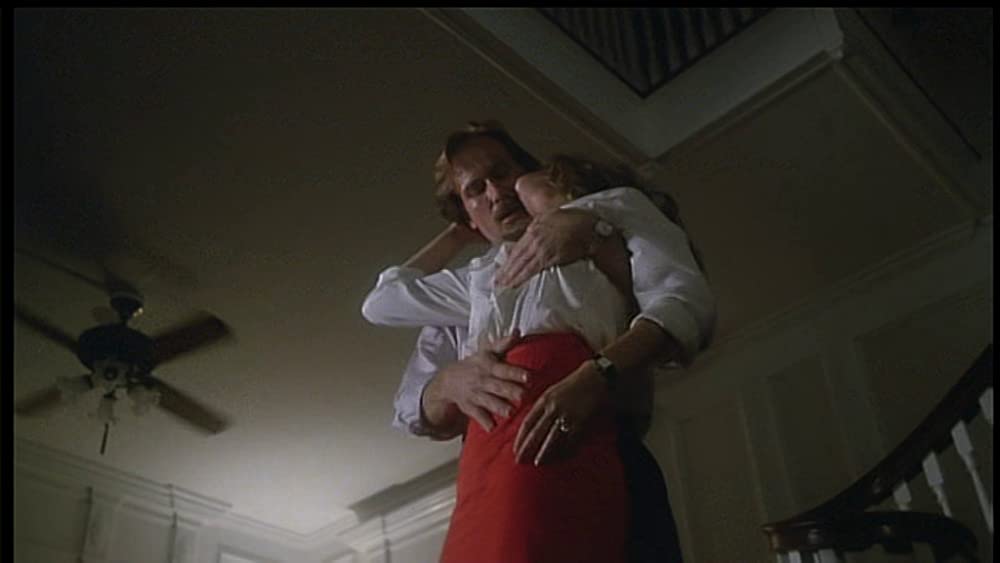 白いドレスの女の画像