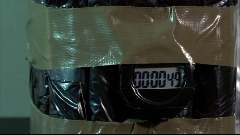 「デッドライン 報復の導火線」の画像