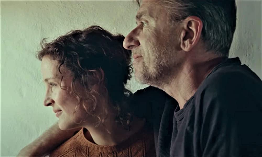 「ベルイマン島にて」ティム・ロス & ビッキー・クリープスの画像