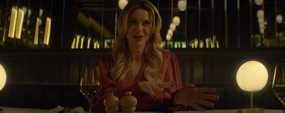 Tinder詐欺師：恋愛は大金を生むの画像