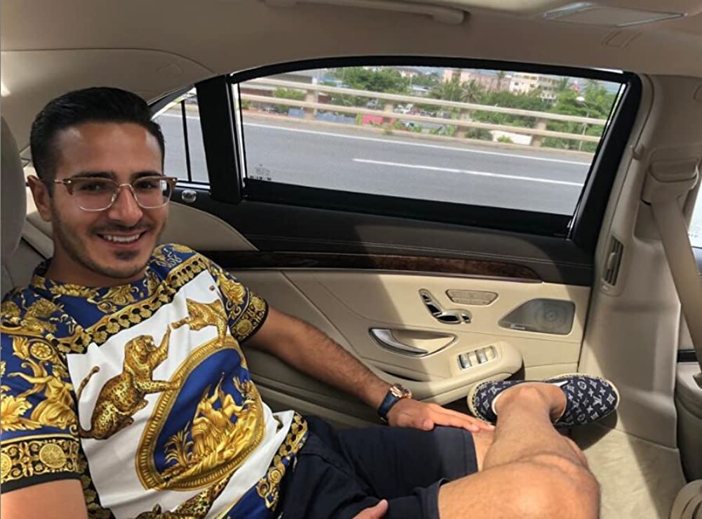 Tinder詐欺師：恋愛は大金を生むの画像