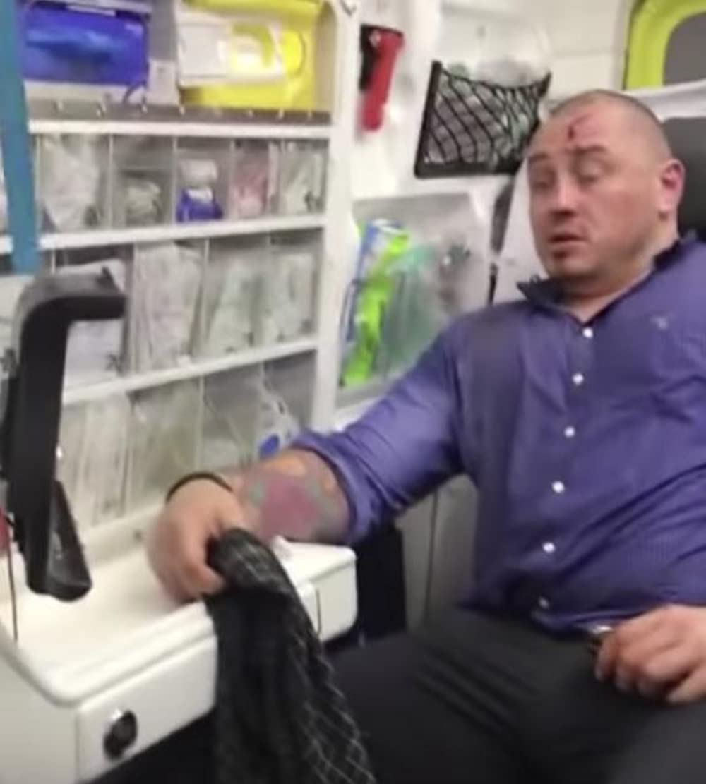 Tinder詐欺師：恋愛は大金を生むの画像