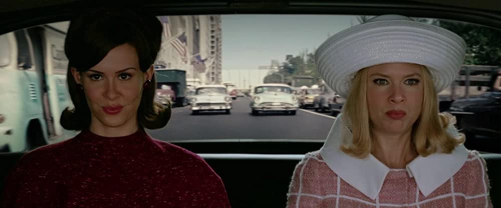 「恋は邪魔者」レニー・ゼルウィガー & サラ・ポールソンの画像