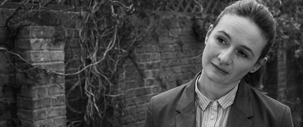 「サリー・ポッターのパーティー」エミリー・モーティマーの画像