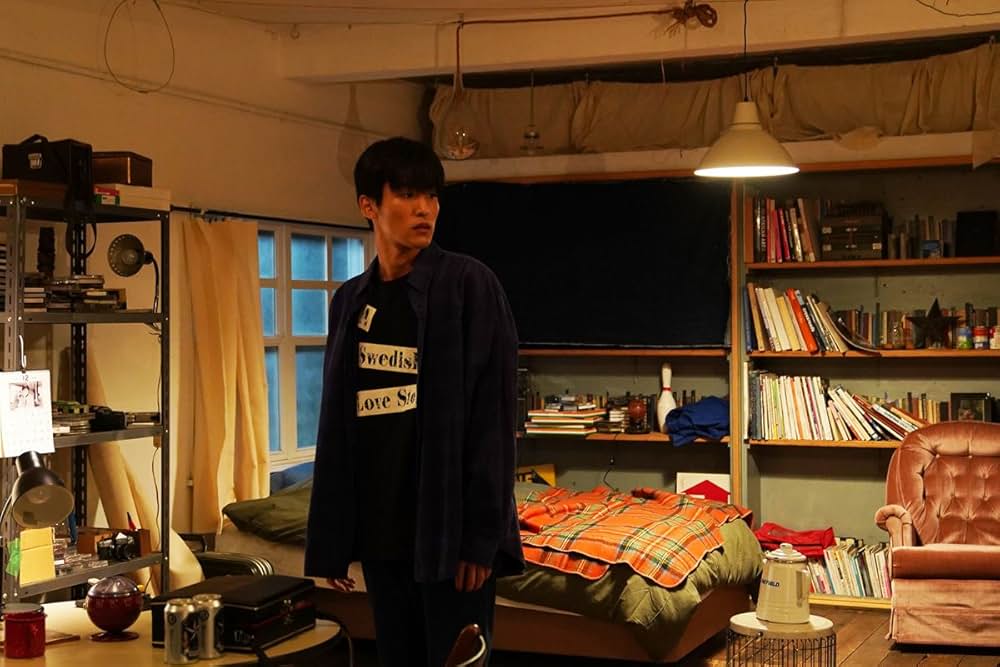 月の満ち欠けの画像