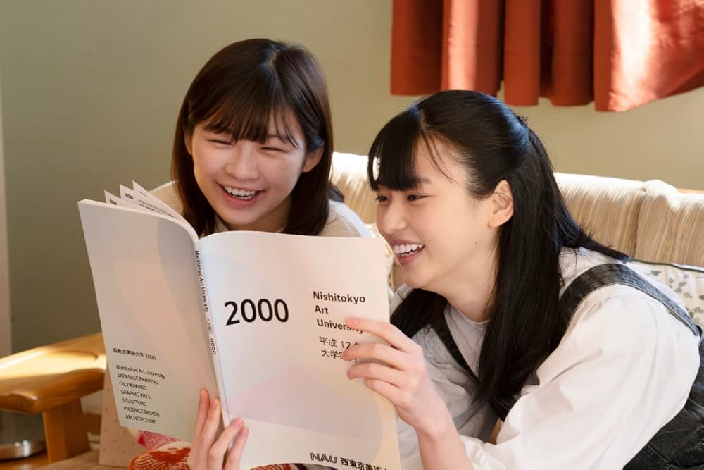 月の満ち欠けの画像