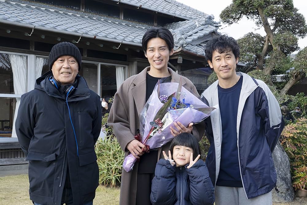 月の満ち欠けの画像