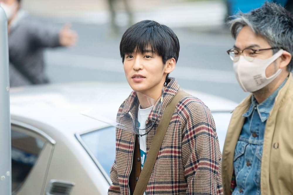 月の満ち欠けの画像