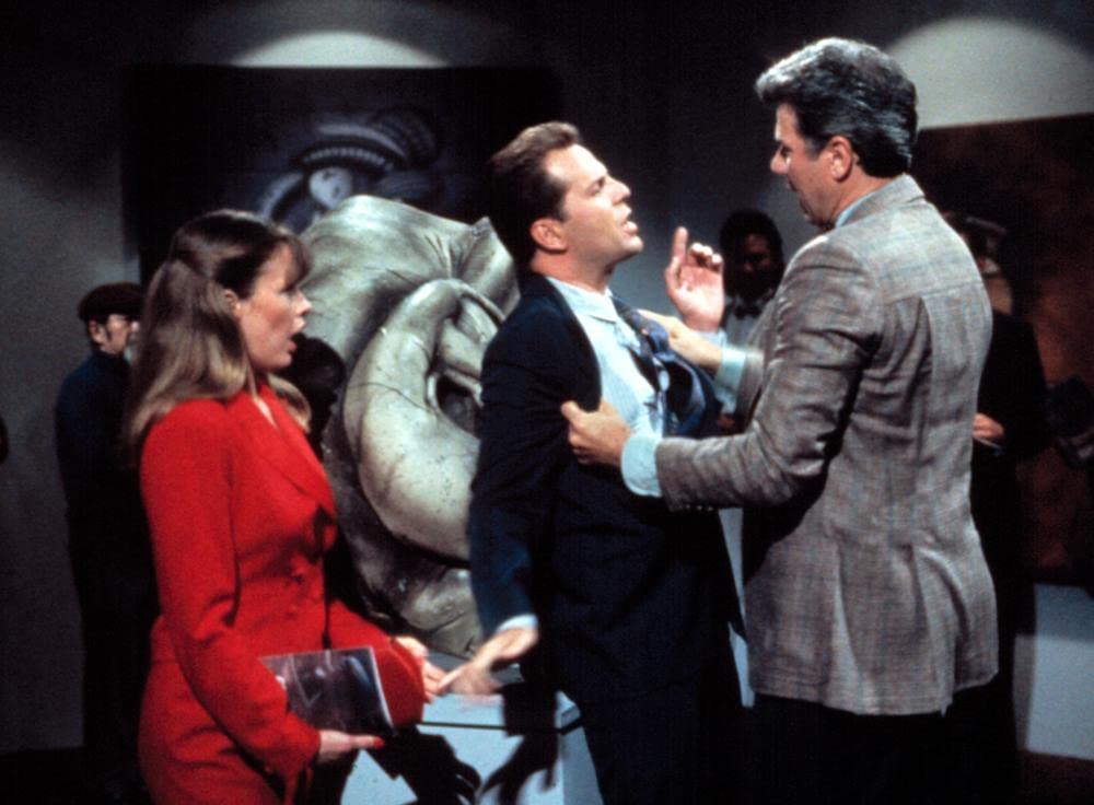 「ブラインド・デート」キム・ベイシンガー & ブルース・ウィリス & ジョン・ラロクエットの画像