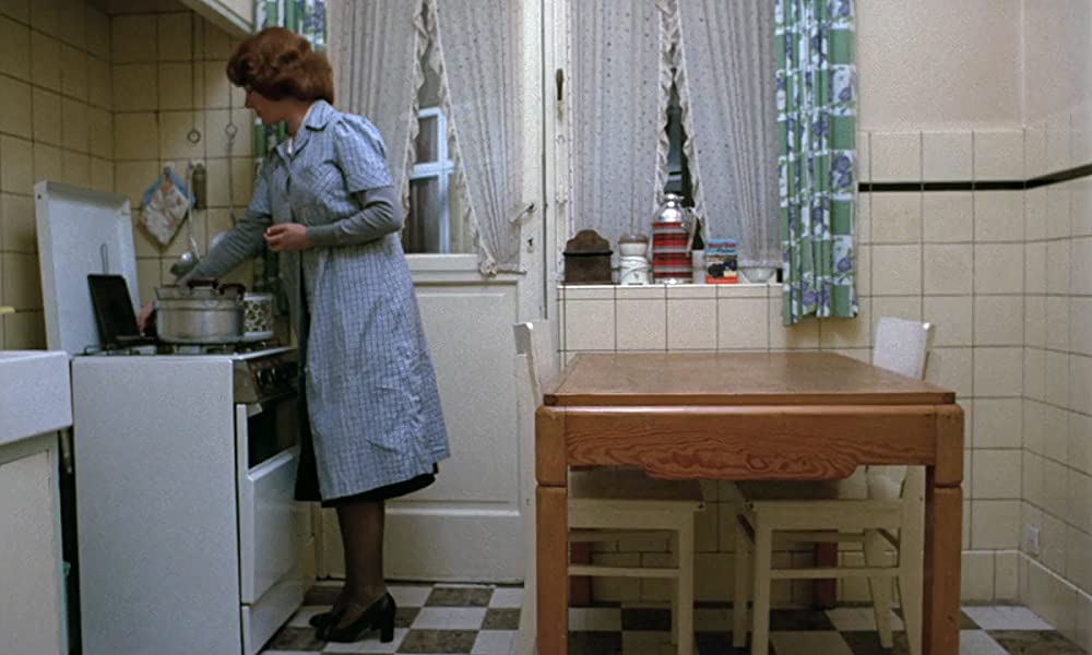 「ブリュッセル1080、コメルス河畔通り23番地、ジャンヌ・ディエルマン／ブリュッセル1080、コルメス3番街のジャンヌ・ディエルマン」デルフィーヌ・セイリグの画像