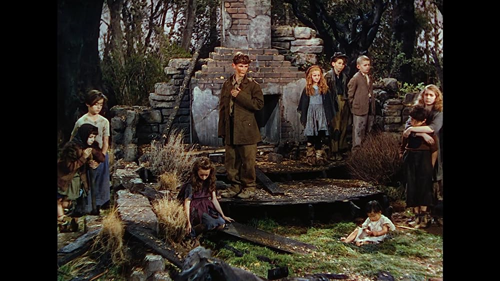 緑色の髪の少年の画像